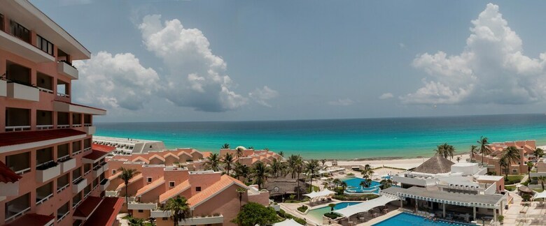 Hotel Wyndham Grand Cancun All Inclusive Resort & Villas