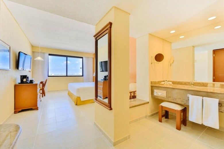 Hotel Occidental Tucanc�n