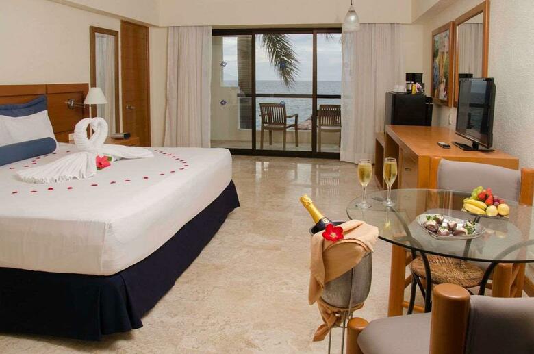 Hotel Plaza Pelicanos Grand Beach Resort