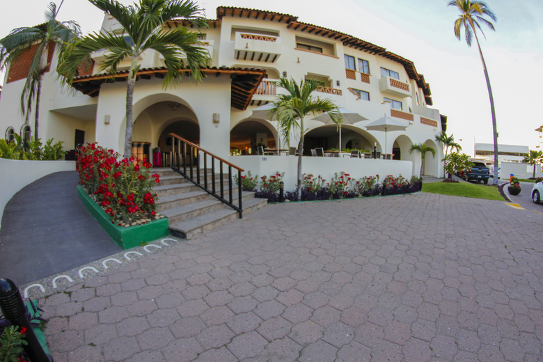 Hotel Plaza Pelicanos Grand Beach Resort
