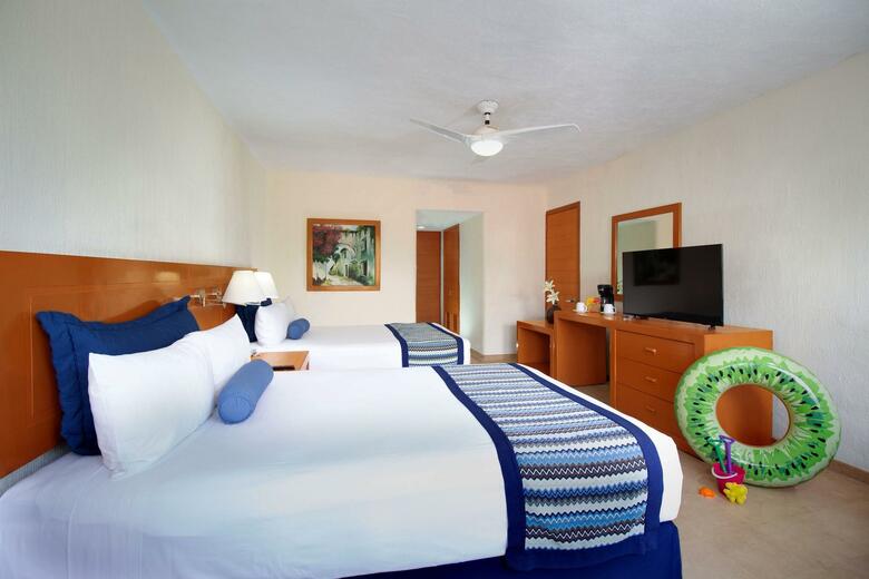 Hotel Plaza Pelicanos Grand Beach Resort