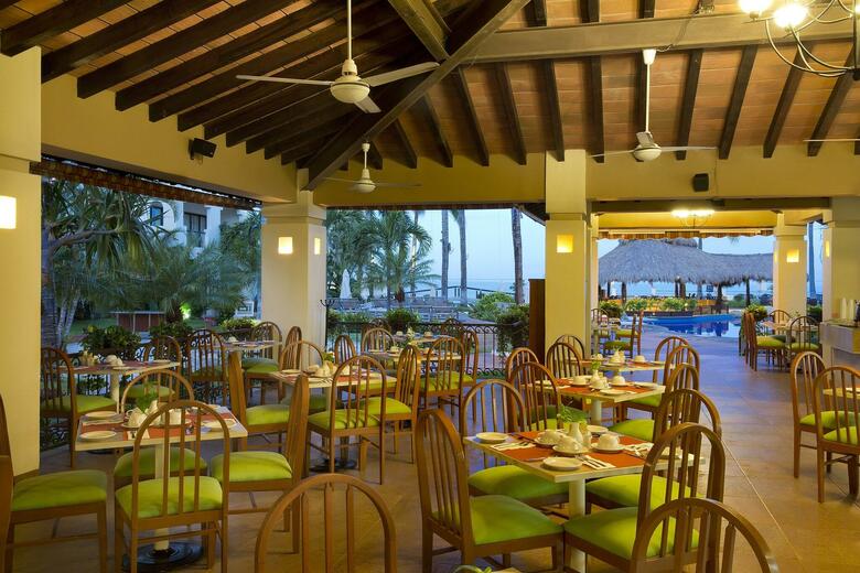 Hotel Plaza Pelicanos Grand Beach Resort