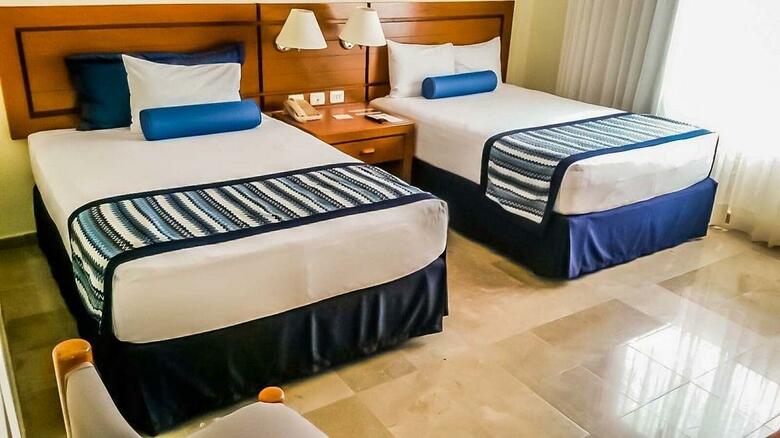 Hotel Plaza Pelicanos Grand Beach Resort