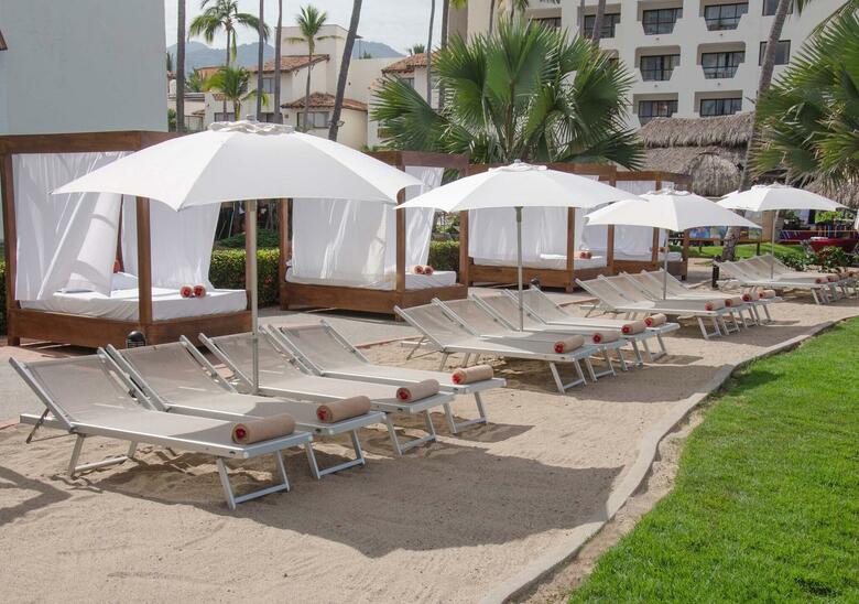 Hotel Plaza Pelicanos Grand Beach Resort