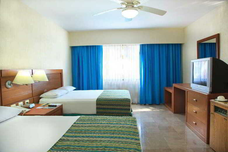 Hotel Plaza Pelicanos Grand Beach Resort