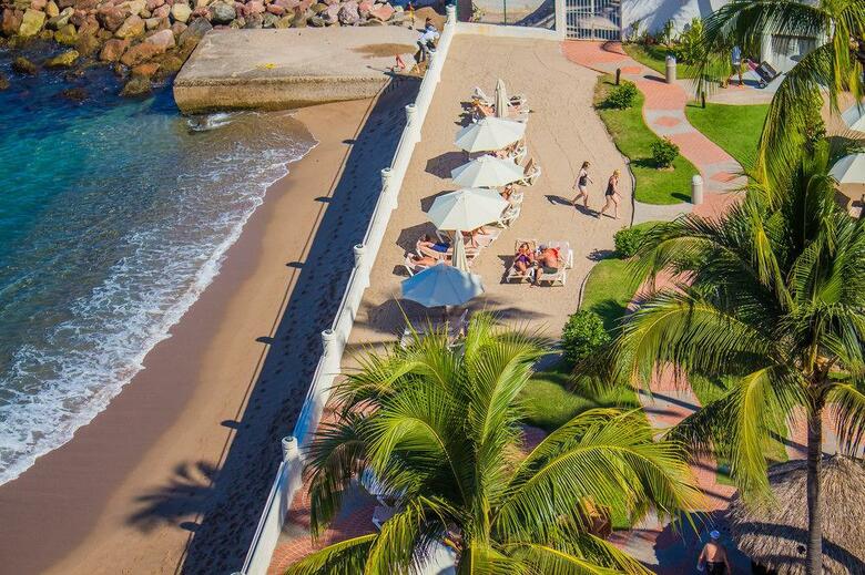 Hotel Plaza Pelicanos Grand Beach Resort