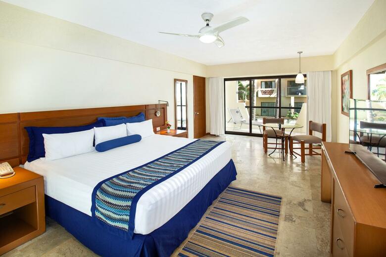 Hotel Plaza Pelicanos Grand Beach Resort