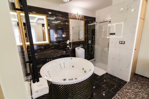 Hotel Jan�w