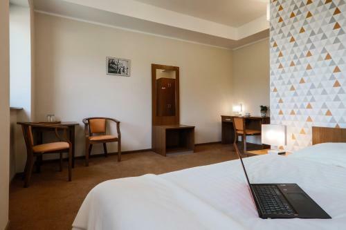 Hotel Aviator