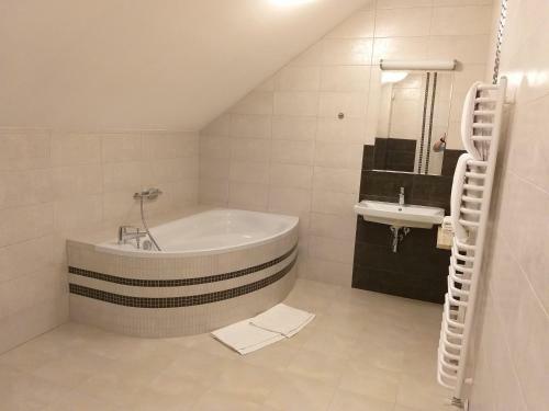 Restauracja Hotel Weranda ?opuszno