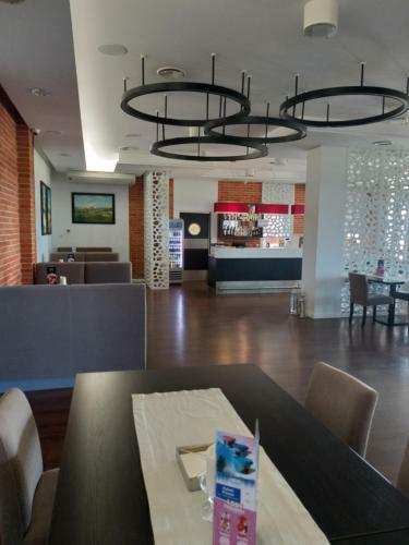 Restauracja Hotel Weranda ?opuszno