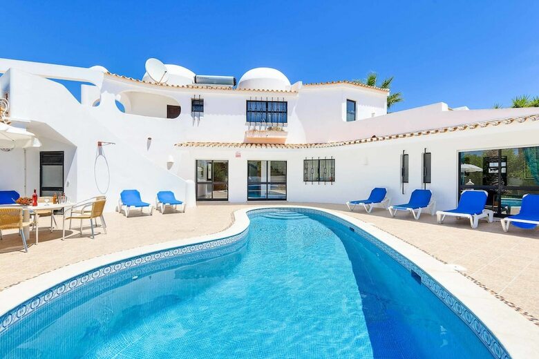 Villa Oliveiras