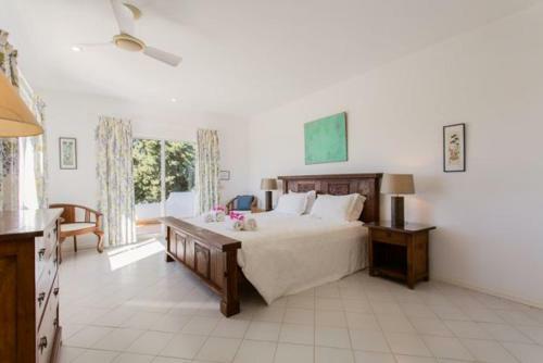 Galvana Villa Sleeps 8 Pool