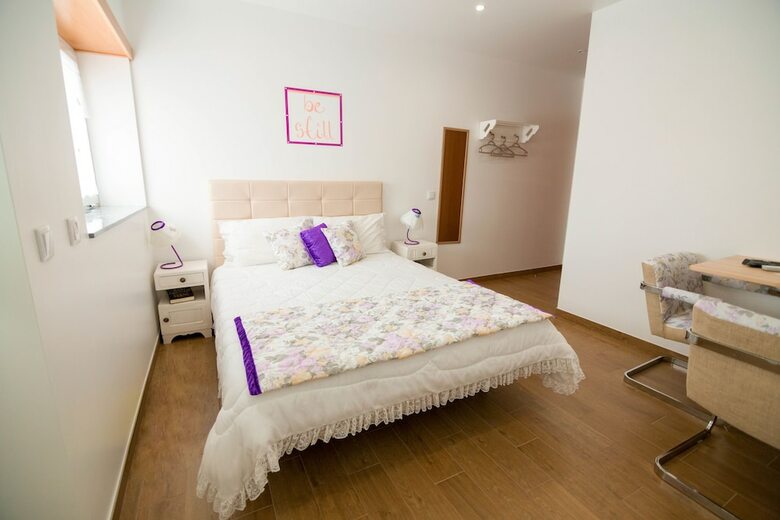 Hostal Mocho Guesthouse