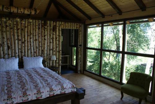 Porumbacu Treehouse