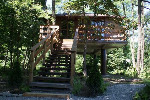 Porumbacu Treehouse
