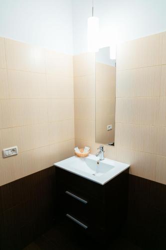 Hostal Elegant House