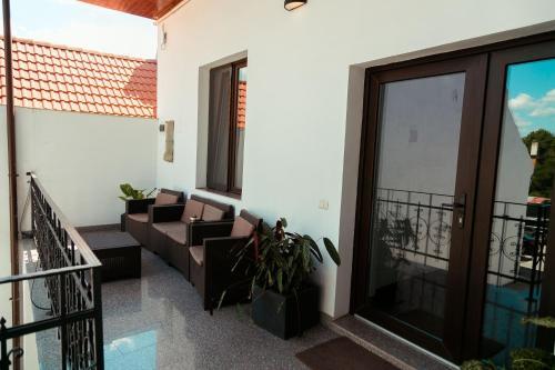 Hostal Elegant House