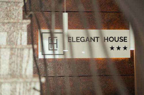 Hostal Elegant House