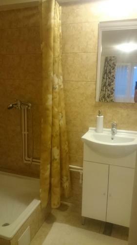 Hostal White House