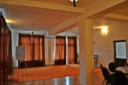 Hostal Pensiunea Amada