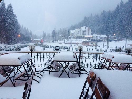 Hotel Lacu Rosu