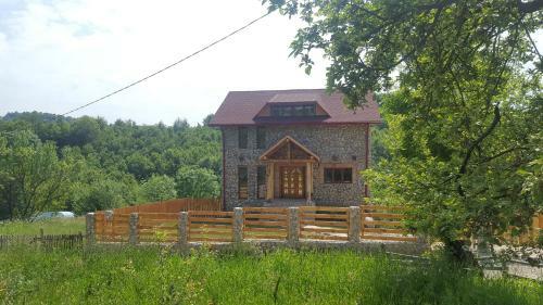 Hostal Casa Din Piatra