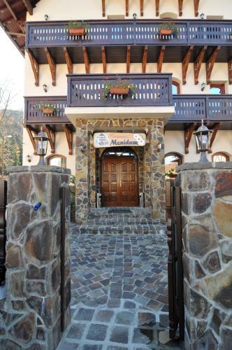 Hostal Pensiunea Manidum