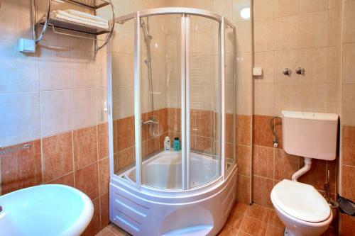 Hostal Guesthouse Vitez