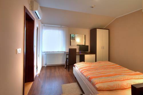Hostal Guesthouse Vitez