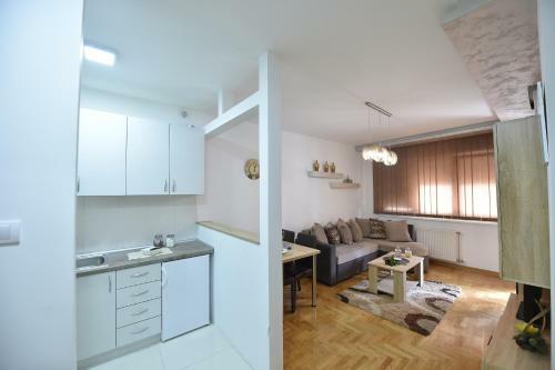 Apartment Sinisa With Garage