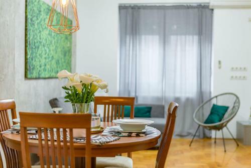 August Apartment