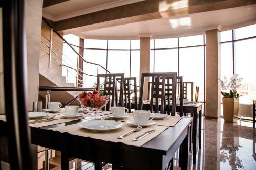 Hostal Sky Hotel