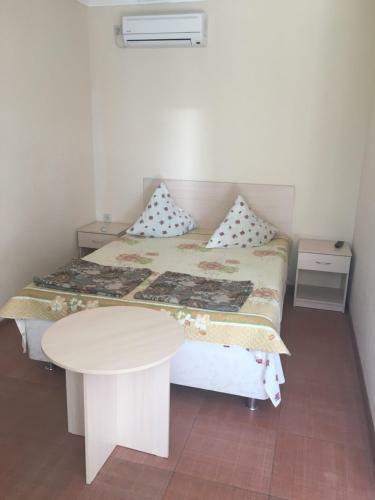 Hostal Elena Guest House