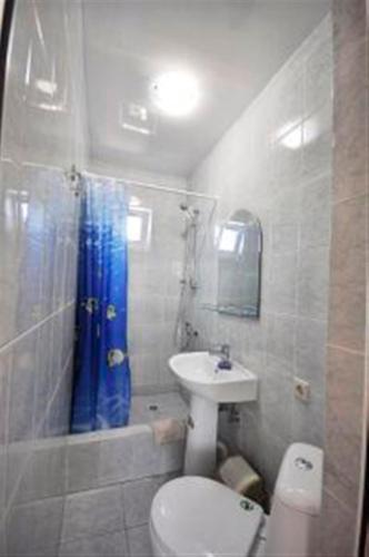 Hostal Elena Guest House