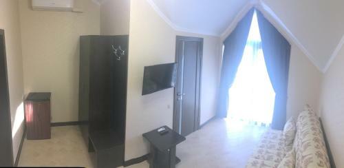 Hostal Elena Guest House
