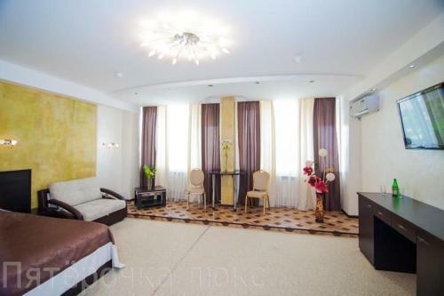 Hotel Pyaterochka Lux