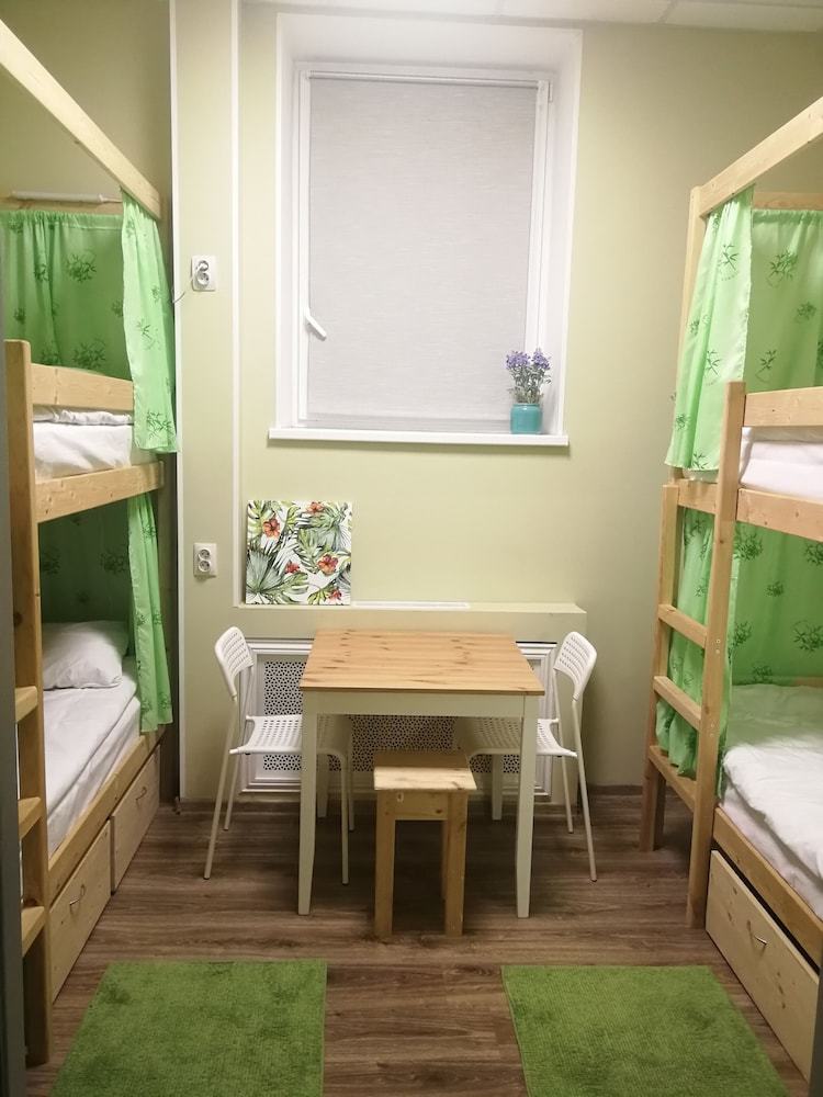Hostel V Biblioteke
