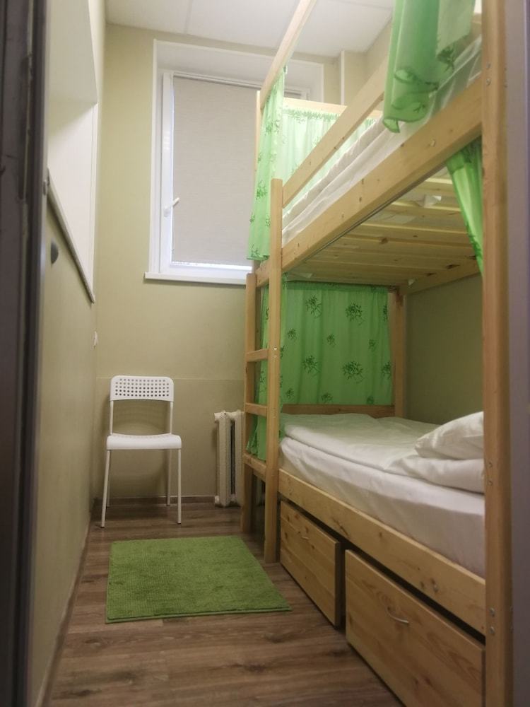 Hostel V Biblioteke