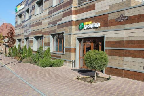 Tesoro Hotel