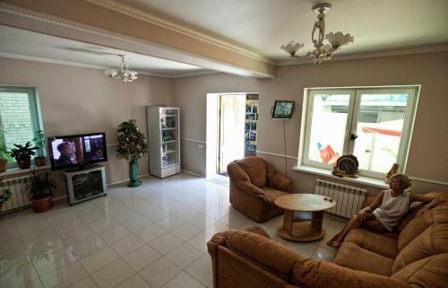 Hostal Mirny Hotel