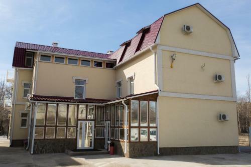 Yuzhny Hotel