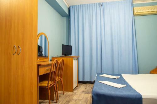 Hostal Hotel Kosmos