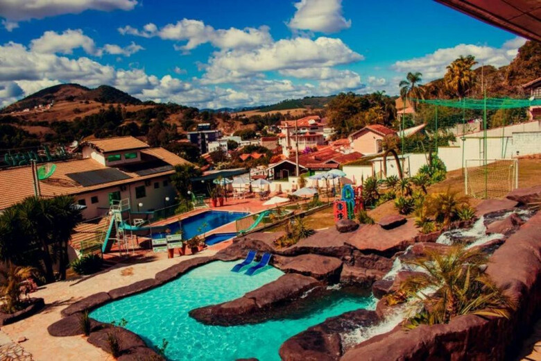 Summit Lago Hotel
