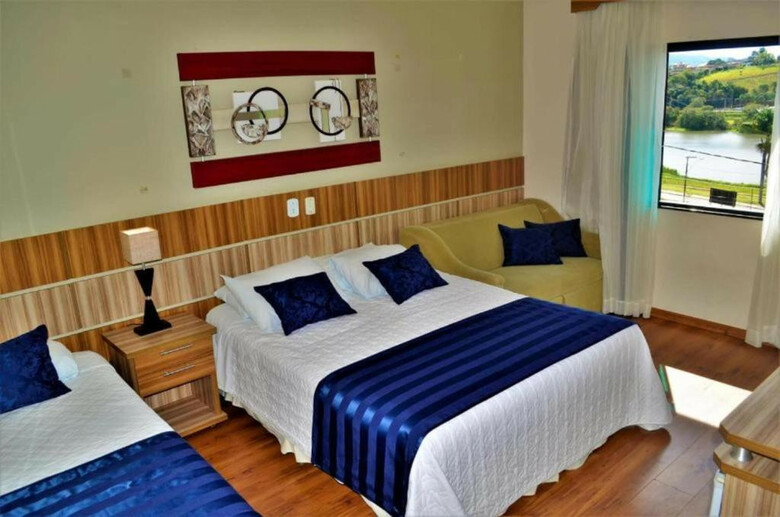 Summit Lago Hotel
