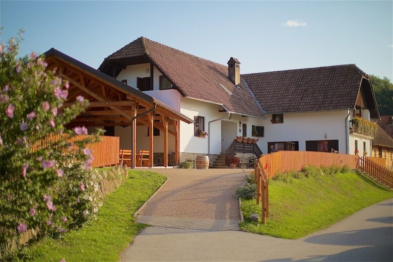 Agroturismo Tourist Farm Lovrec