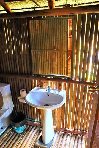 Hotel Bamboo Hideaway Resort