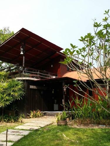 Hotel Kaengkrachan Boathouse Paradise Resort