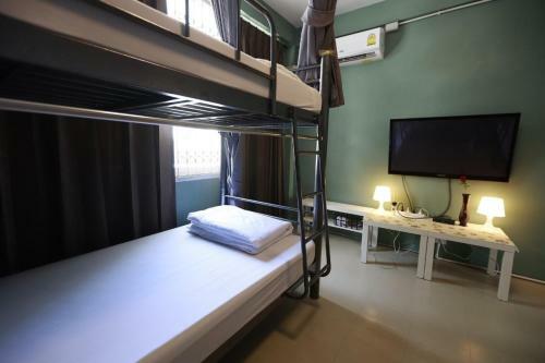 Banana Hostel