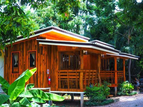 Hotel Baansuan Resort